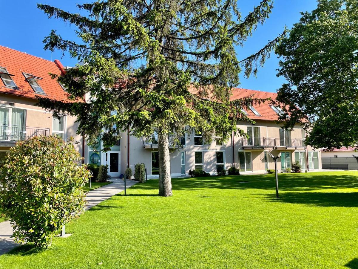 Fresh Garden Apartments Сиофок Екстериор снимка